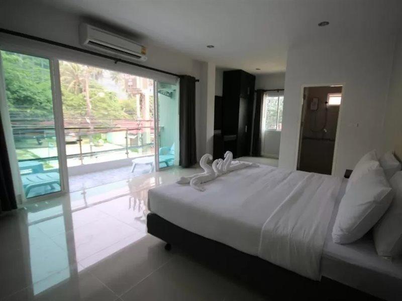 กะรน ซี ไซด์ Hotel Karon ภายนอก รูปภาพ
